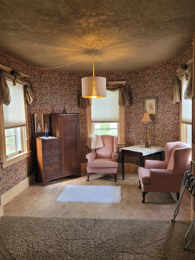 Ruby Manor Bed & Breakfast Гананок Екстериор снимка